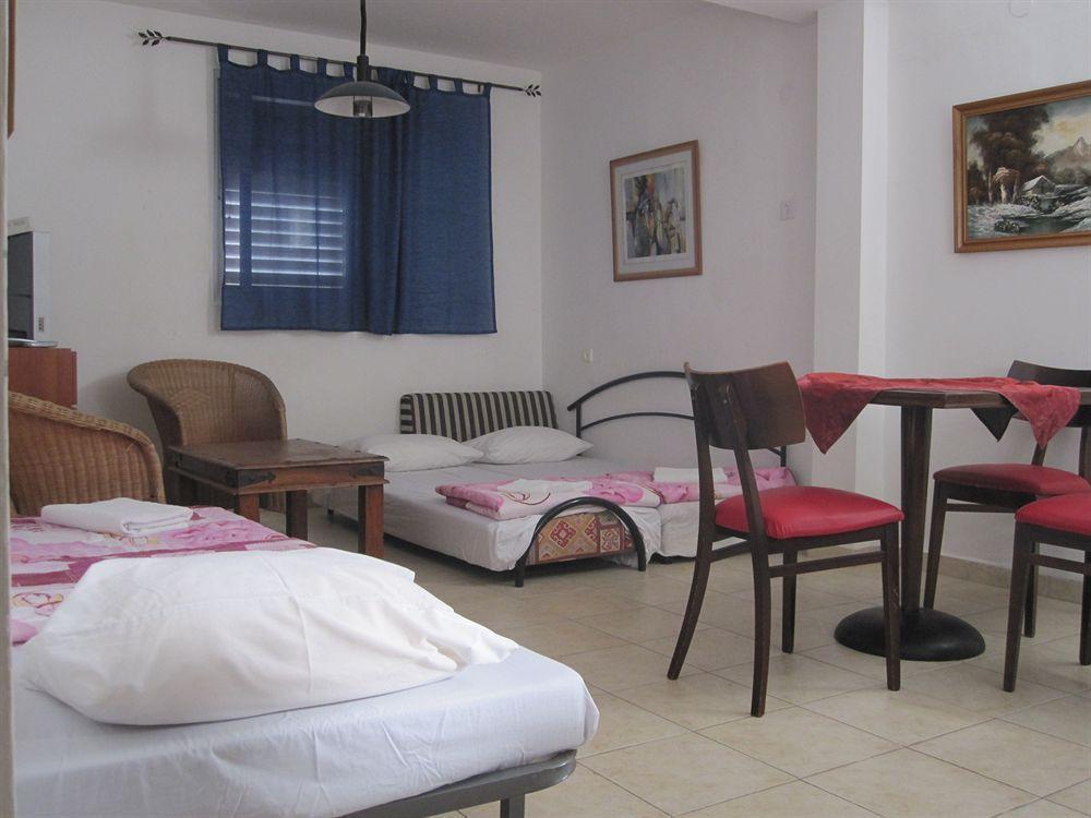Ga'Aton Motel Nahariya Exterior foto