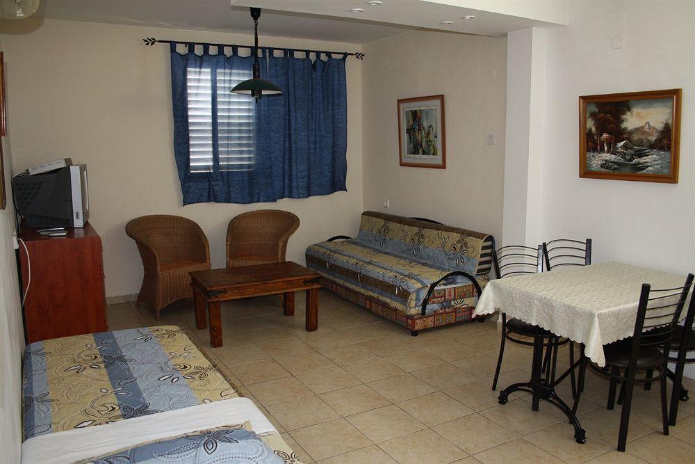 Ga'Aton Motel Nahariya Exterior foto