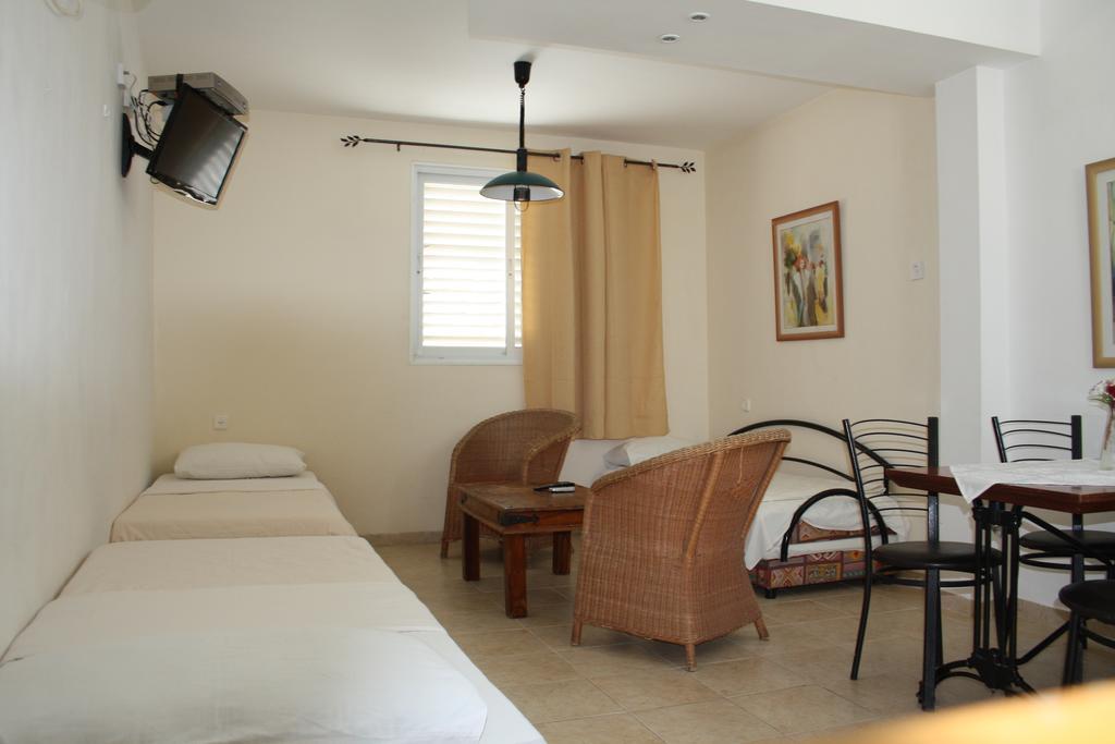 Ga'Aton Motel Nahariya Exterior foto