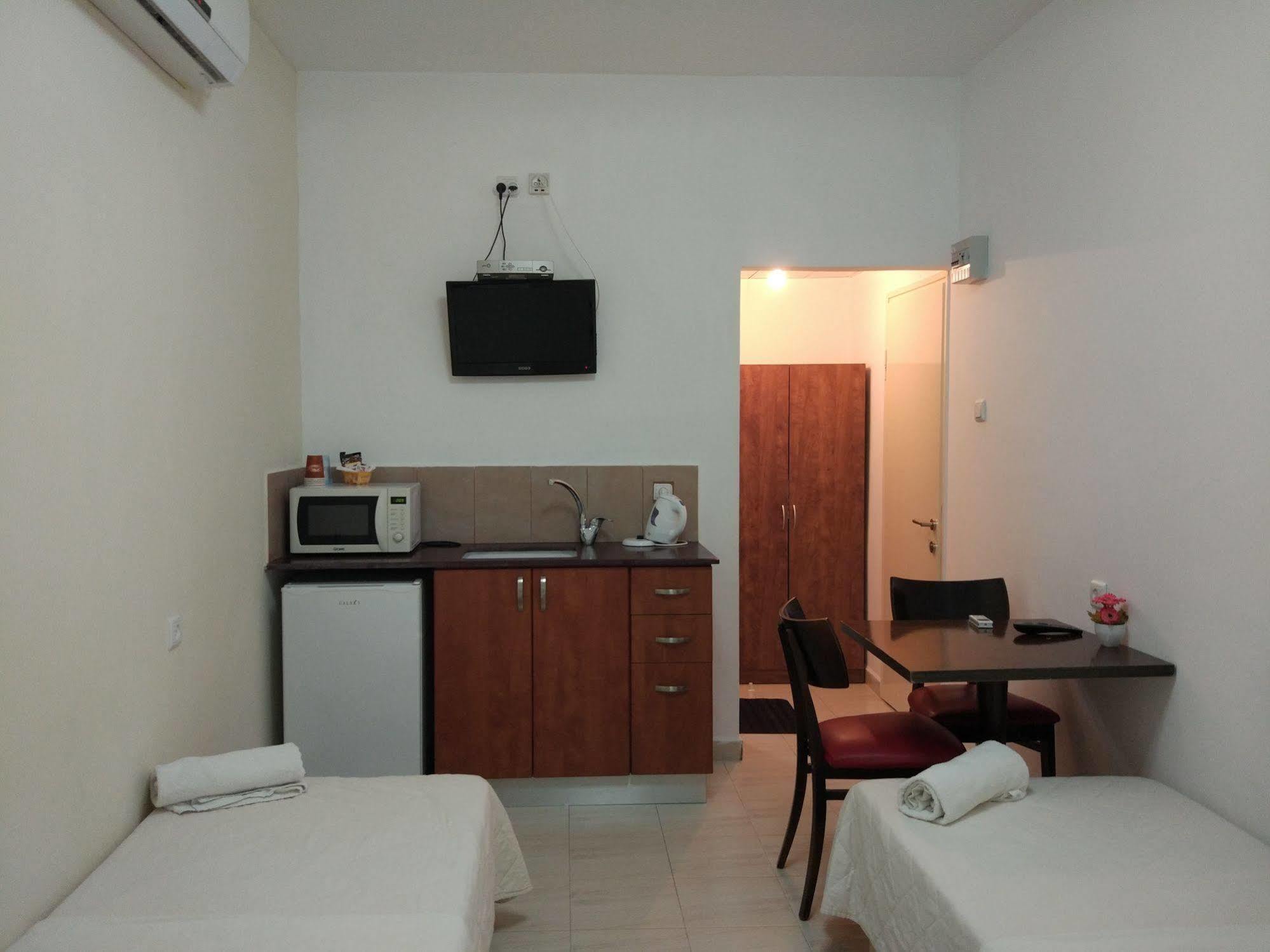 Ga'Aton Motel Nahariya Exterior foto