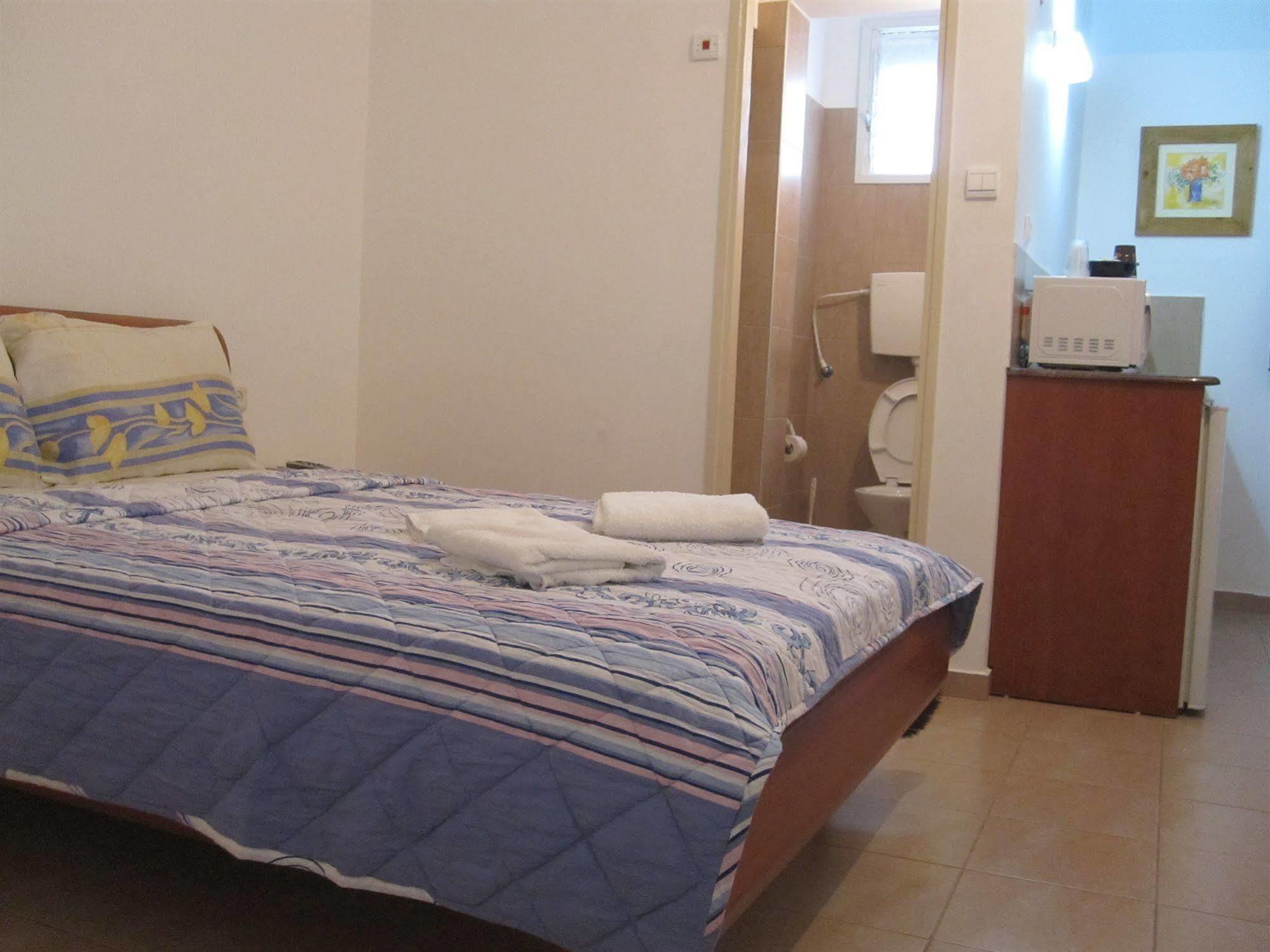 Ga'Aton Motel Nahariya Exterior foto