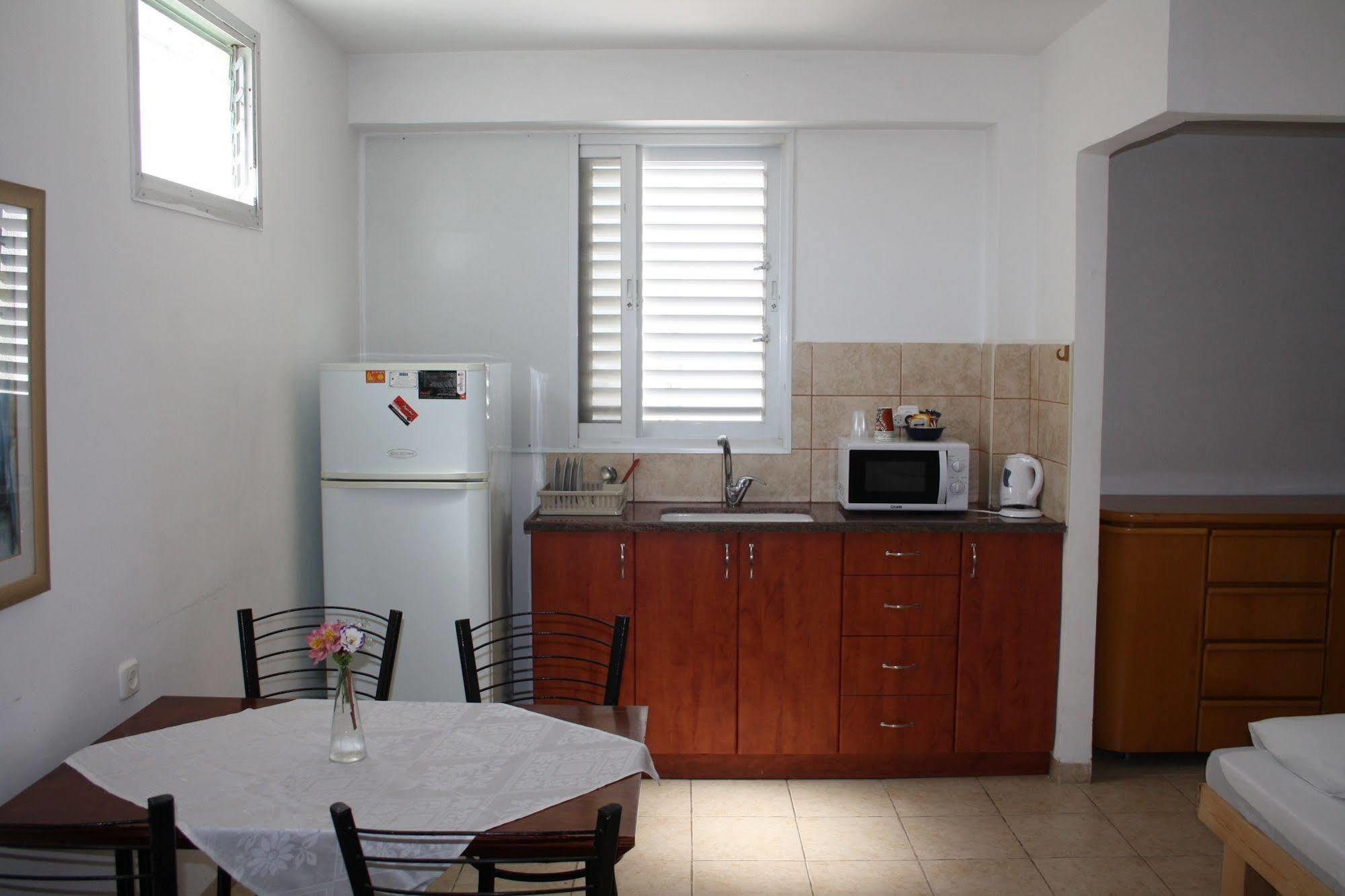 Ga'Aton Motel Nahariya Exterior foto