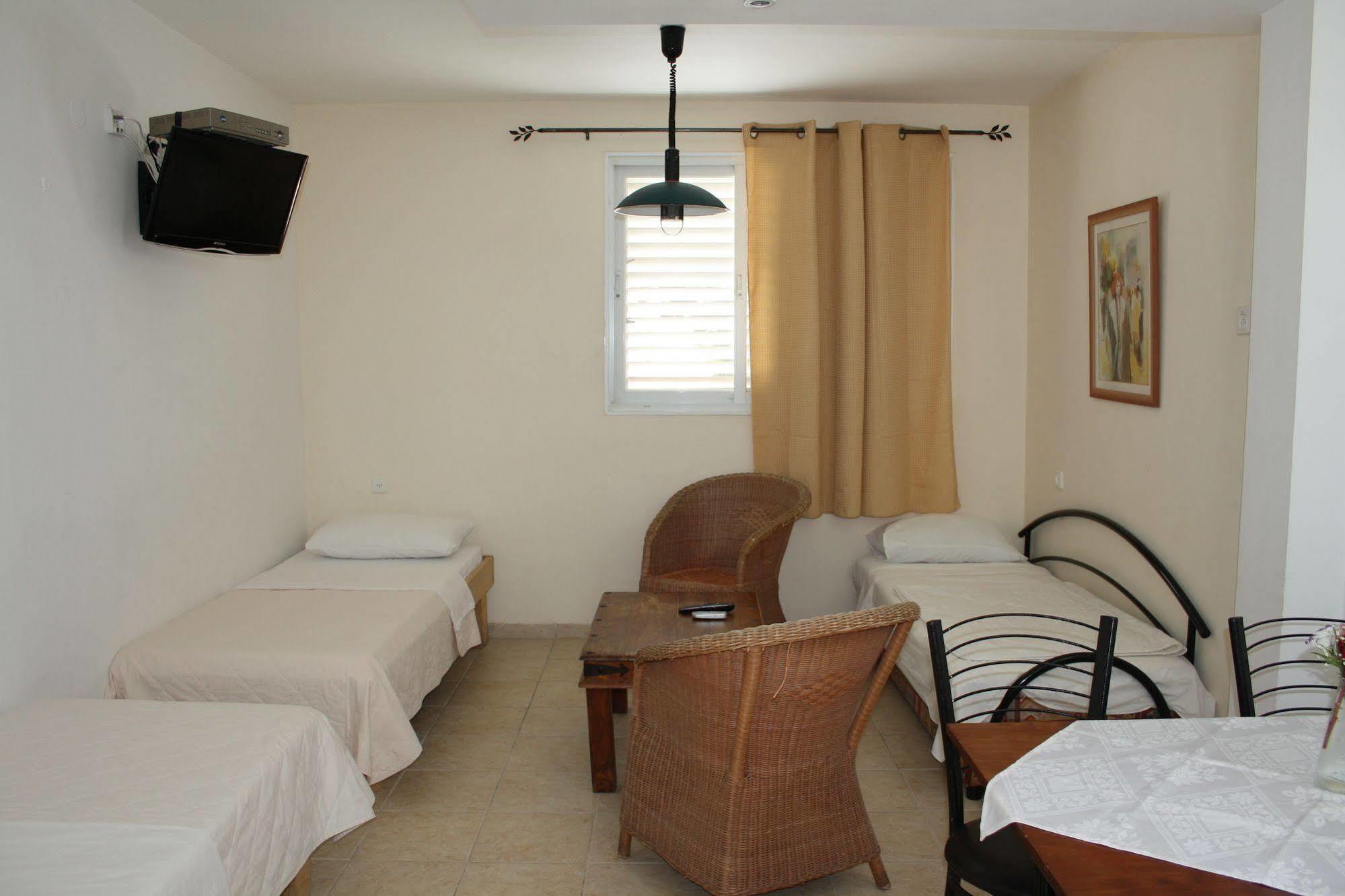 Ga'Aton Motel Nahariya Exterior foto